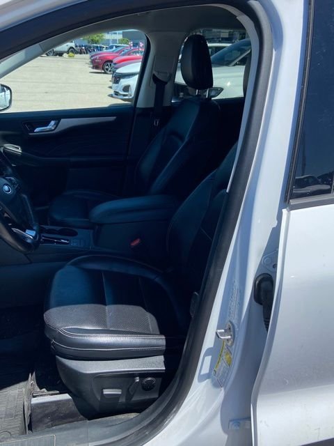Certified Used 2021 Oxford White Ford SEL image 5