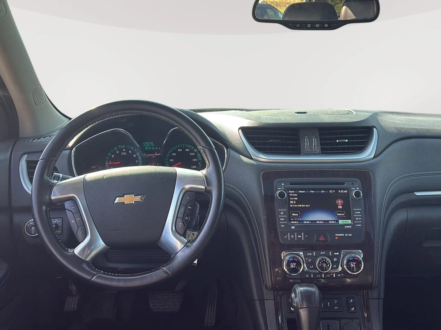 Used 2015 White Diamond Tricoat Chevrolet LT image 6
