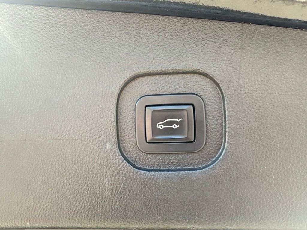Used 2014 Black Granite Metallic Chevrolet LT 2LT image 40