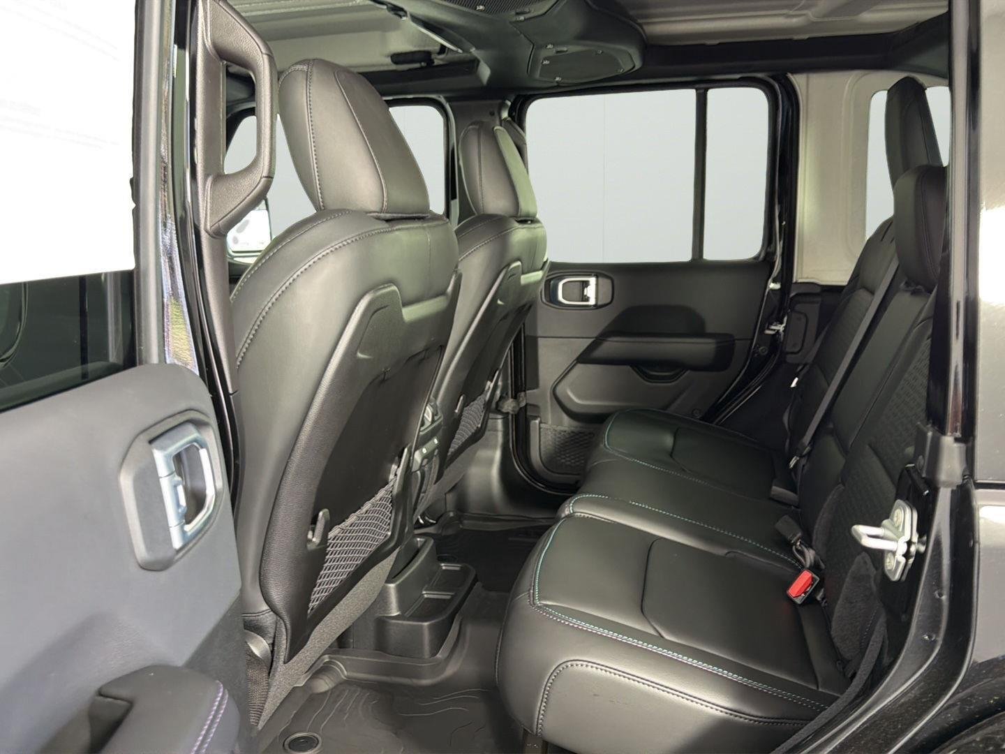 New 2026 Black Clear-Coat Exterior Paint Jeep Rewind image 10