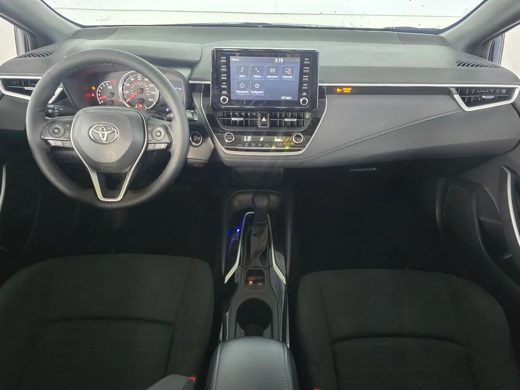 Used 2022  Toyota SE image 7