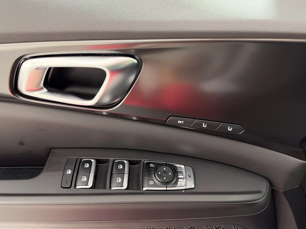 New 2027 Ceramic Silver Kia SX image 27