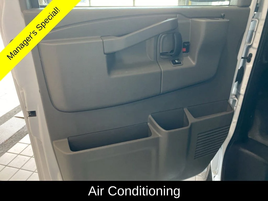 Used 2025 White GMC Work Van image 7