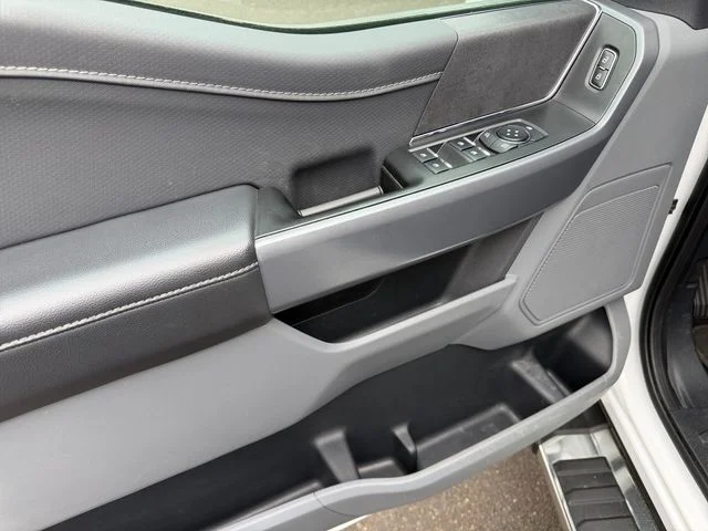 Used 2025 Oxford White Ford XLT image 11