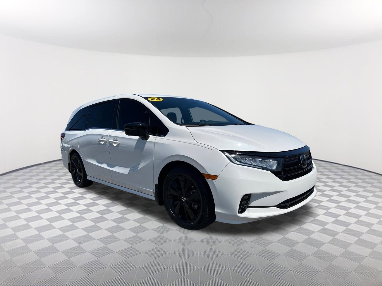 Used 2024 Platinum White Pearl Honda Sport image 3