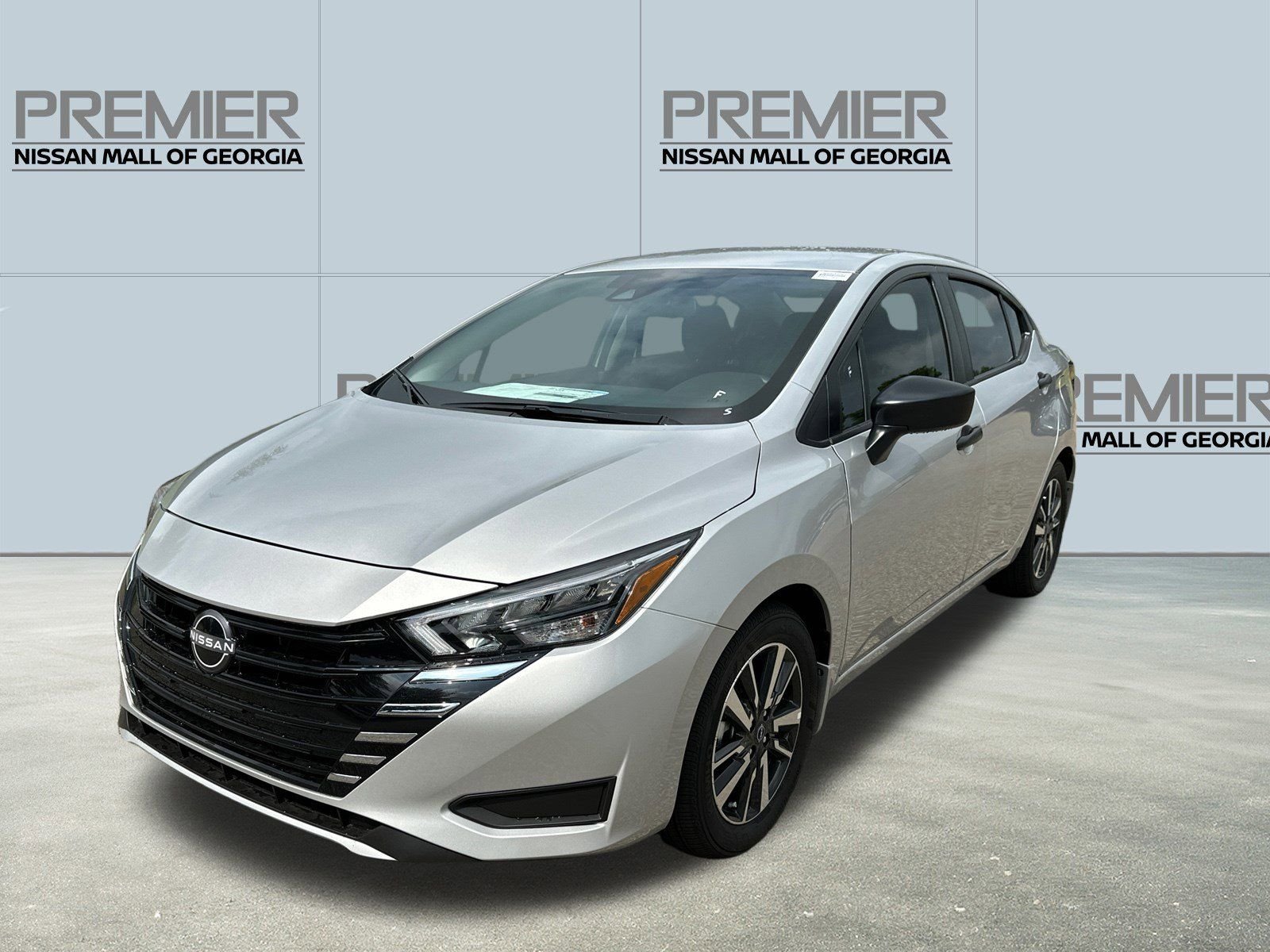 2025 Nissan Versa 1.6 S CVT's photo