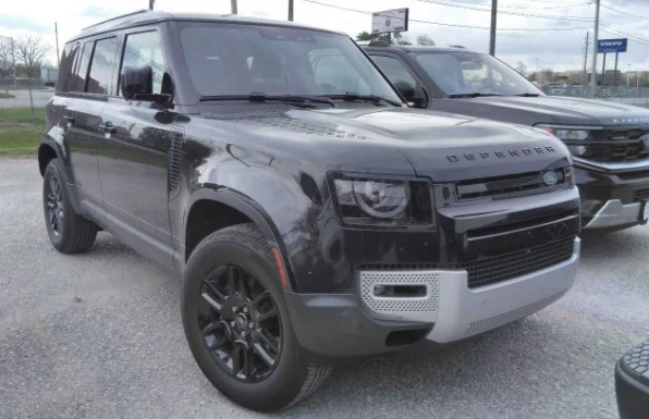2025 Land Rover Defender 110 S P300's photo