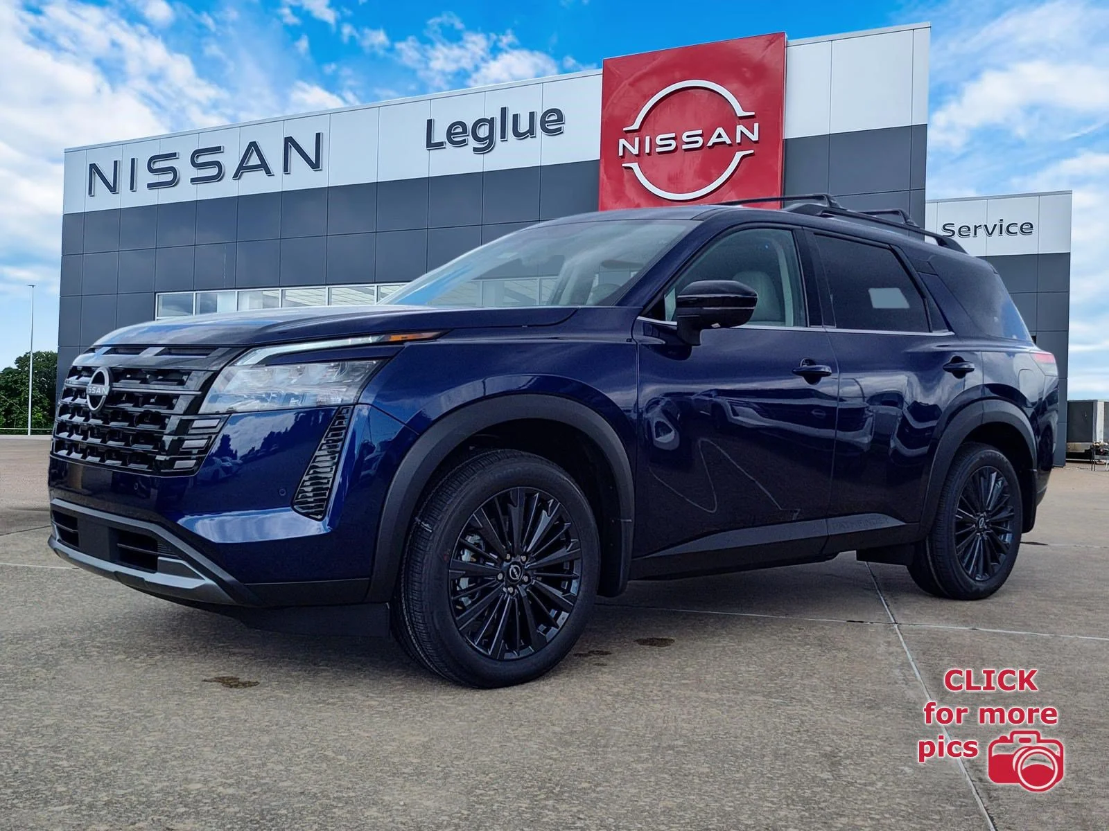 2026 Nissan Pathfinder SL