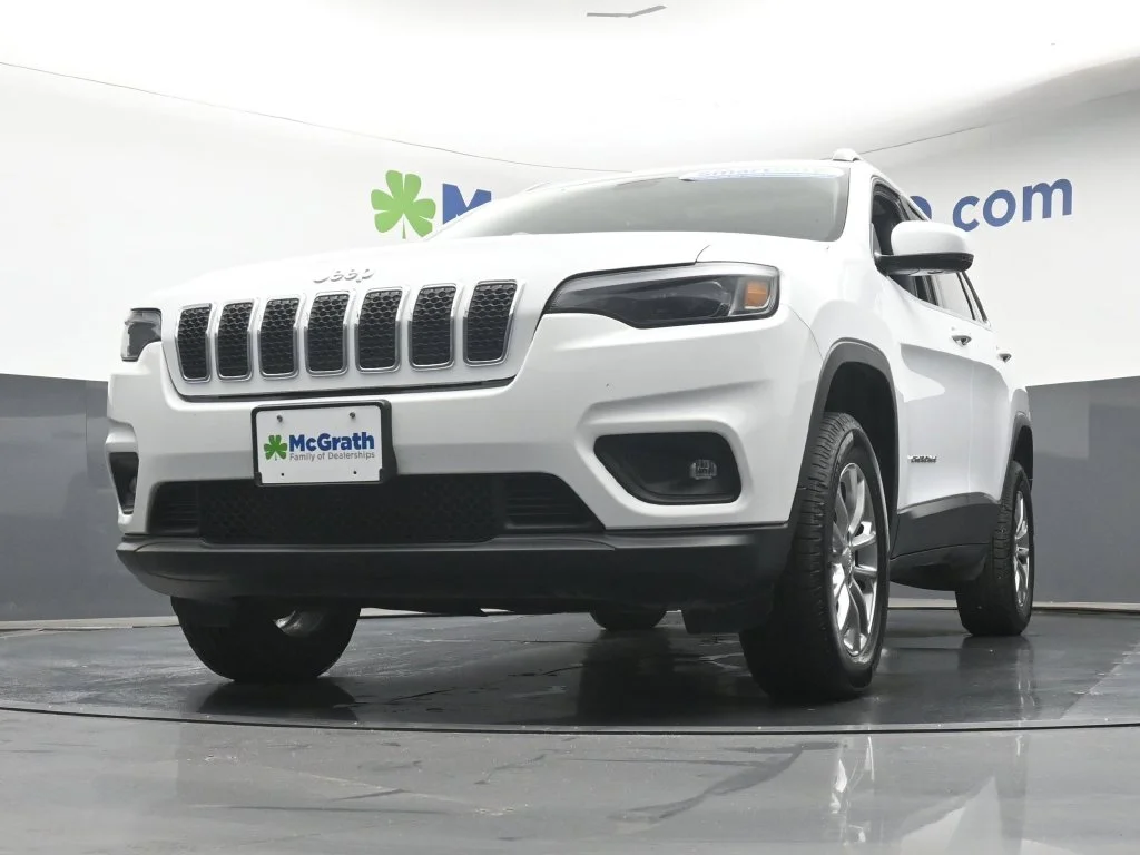 Used 2019 White Jeep Latitude Plus image 7