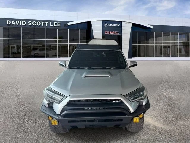 Used 2017 Classic Silver Toyota SR5 image 4