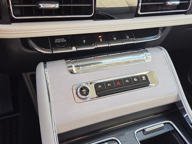 Used 2025 Blue Lincoln Reserve image 22