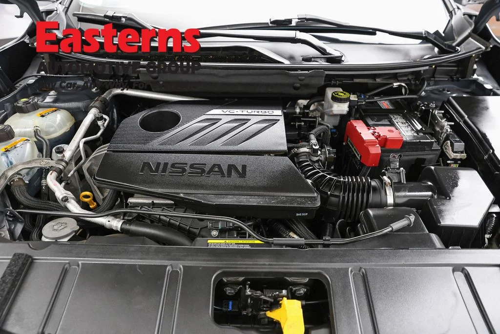 Used 2023 Gray Nissan S image 7