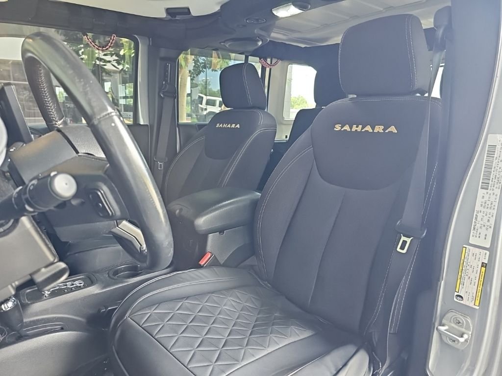 Used 2014 Billet Metallic Clearcoat Jeep Unlimited Sahara image 8