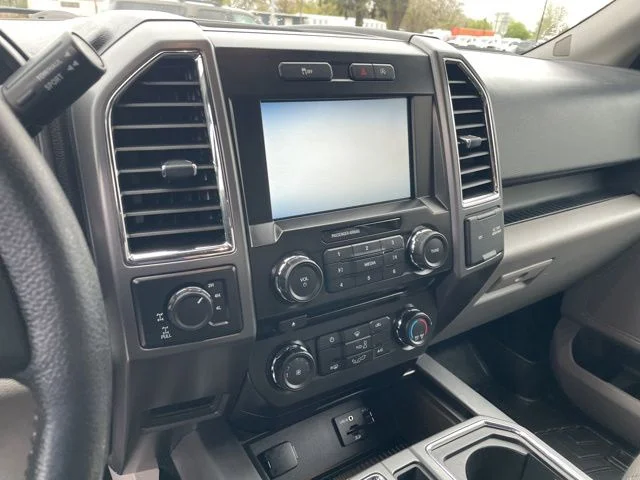 Used 2015 Black Ford XLT image 9