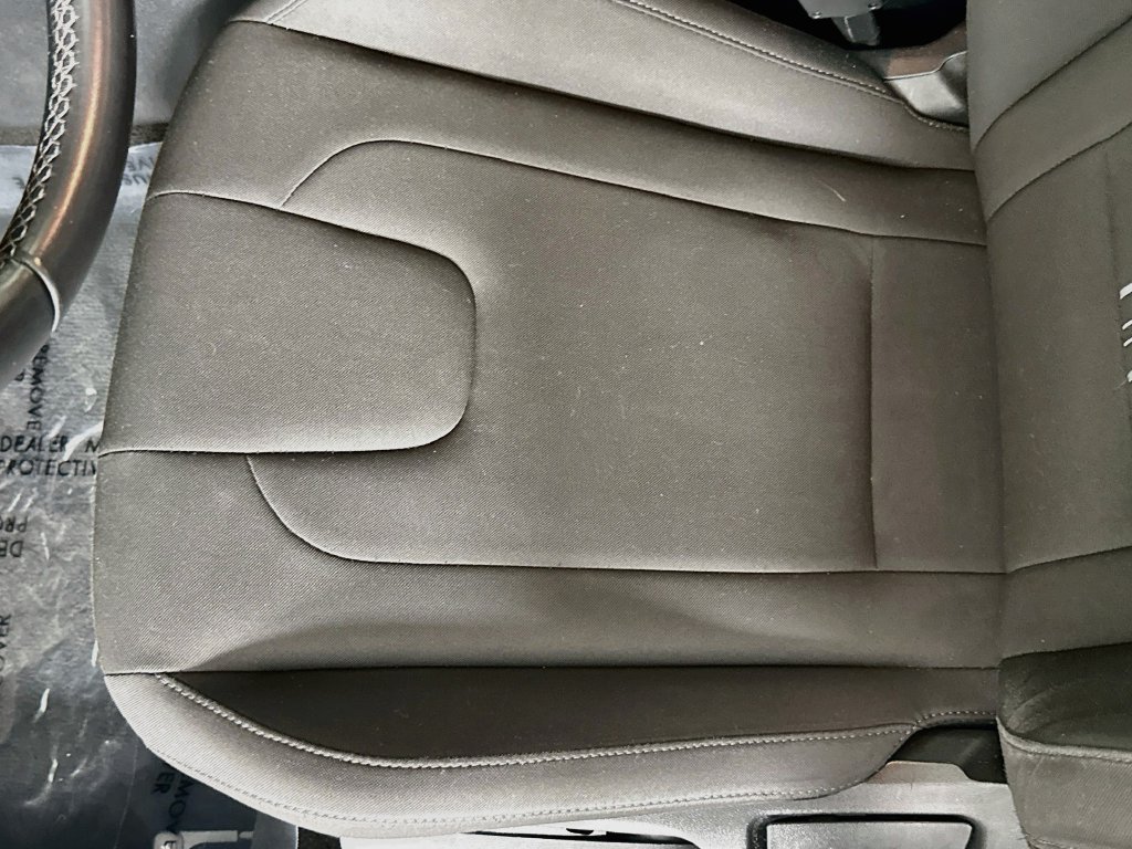 Used 2025 White Hyundai SEL Sport image 19