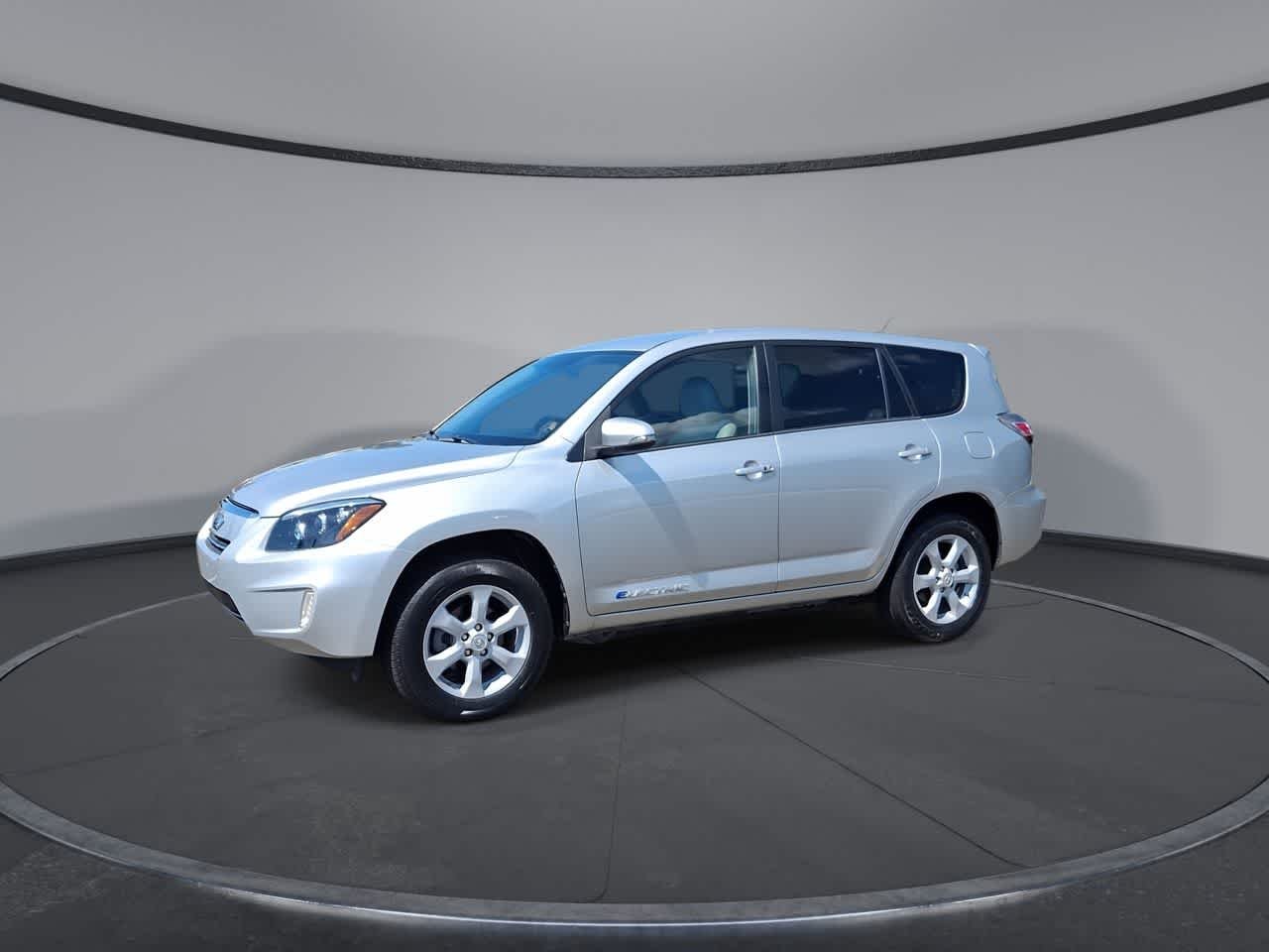 Used 2012 Classic Silver Metallic Toyota  image 4