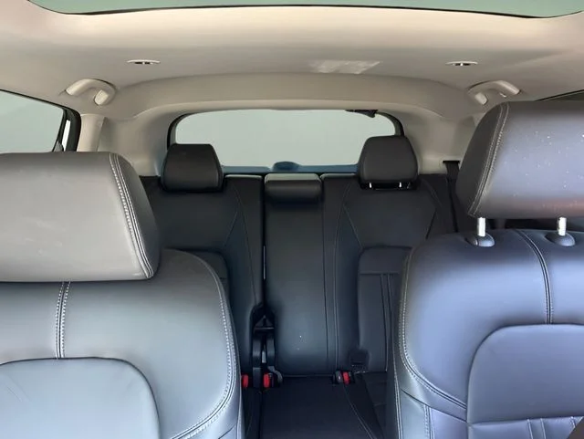 Used 2023 White Honda EX-L image 29