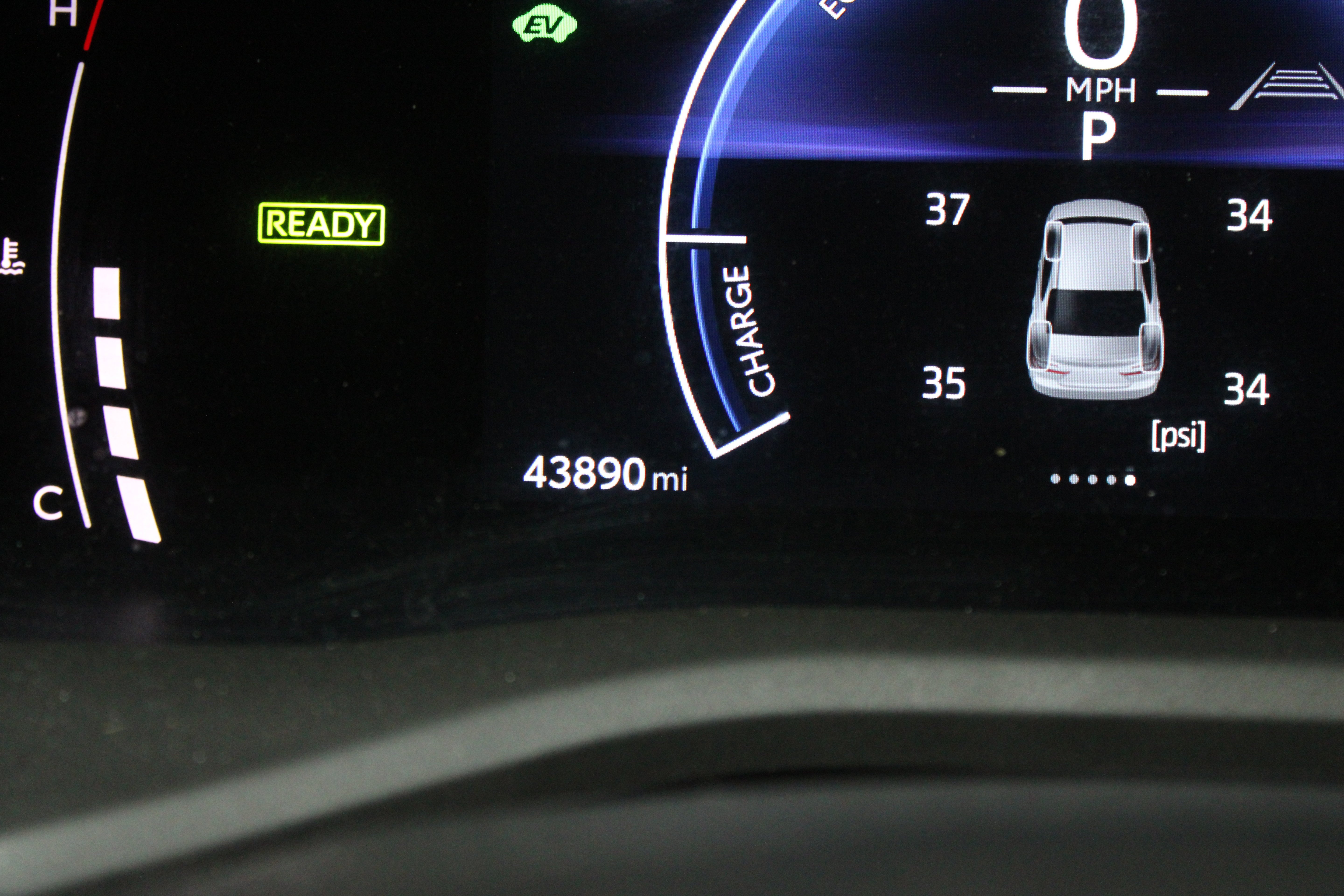 Used 2025 BLIZZARD PEARL Toyota SE image 39