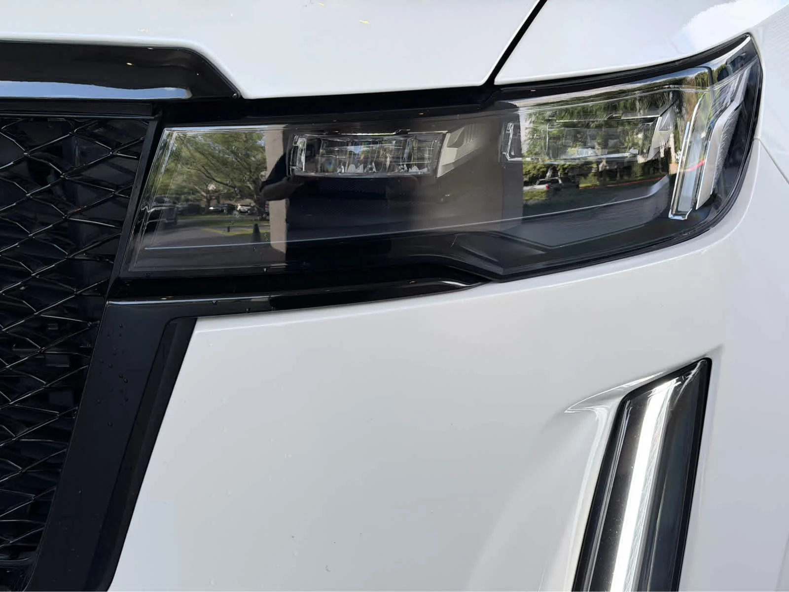 Certified Used 2024 Crystal White Tricoat Cadillac Sport image 9