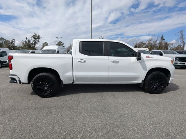 Used 2024 Summit White Chevrolet RST image 3