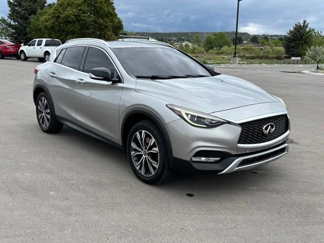 Used 2017 Silver INFINITI Premium image 8