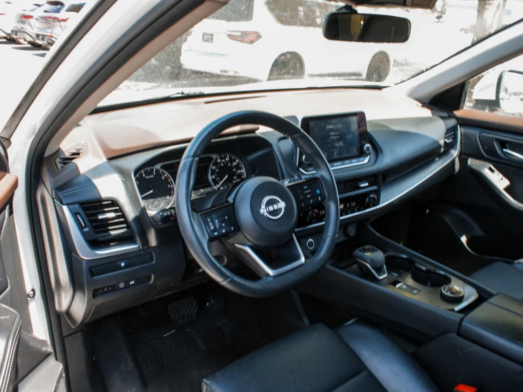Used 2023 Pearl White Tricoat Nissan SV image 8