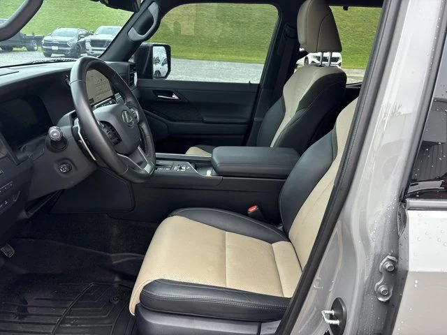 Used 2024  Lexus 550 Overtrail+ image 16