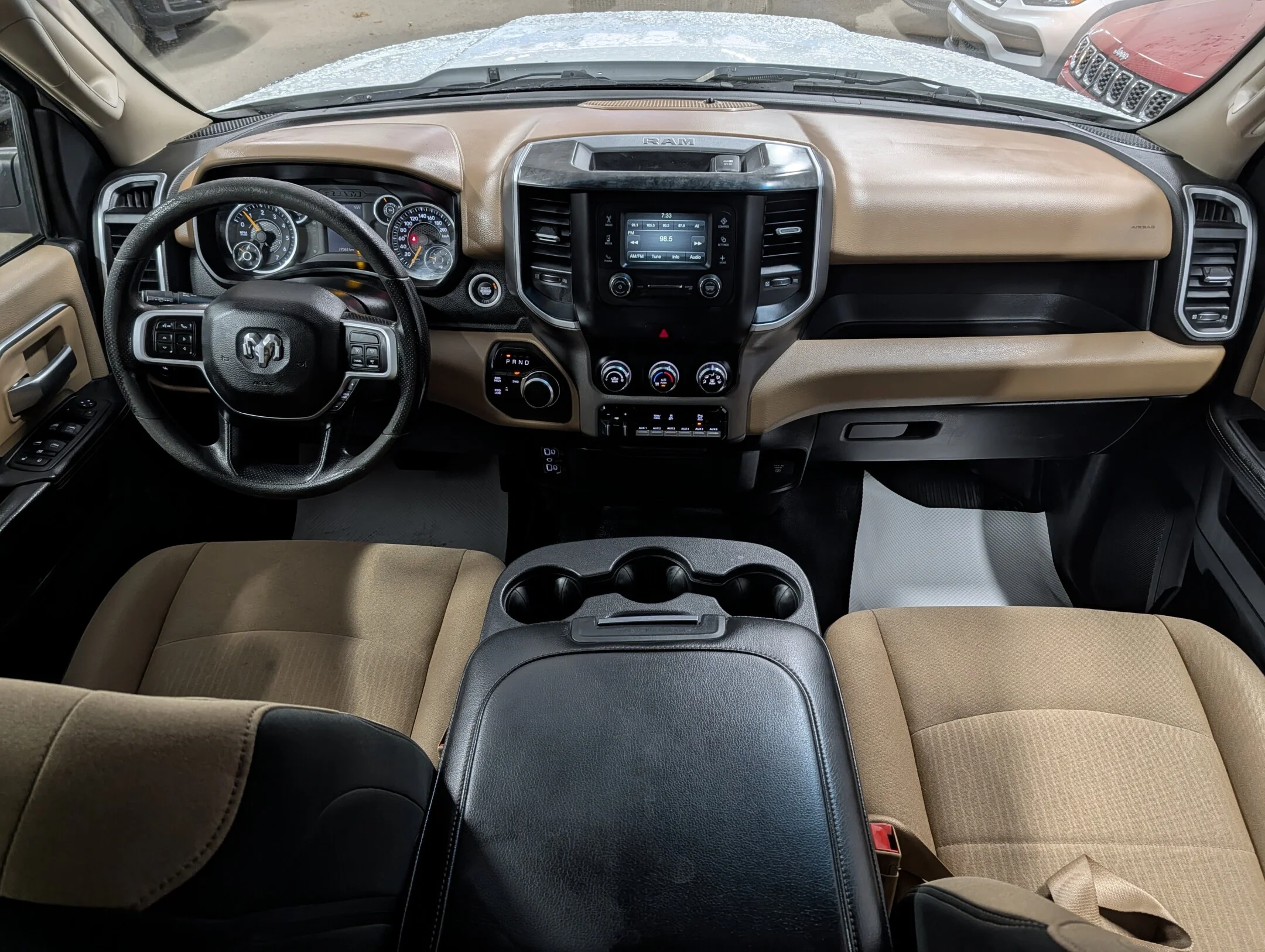 Used 2019 White RAM Big Horn - 6.4L HEMI - Apple CarPlay - Heated - Big Horn 4x4 Crew Cab 64 Box image 24