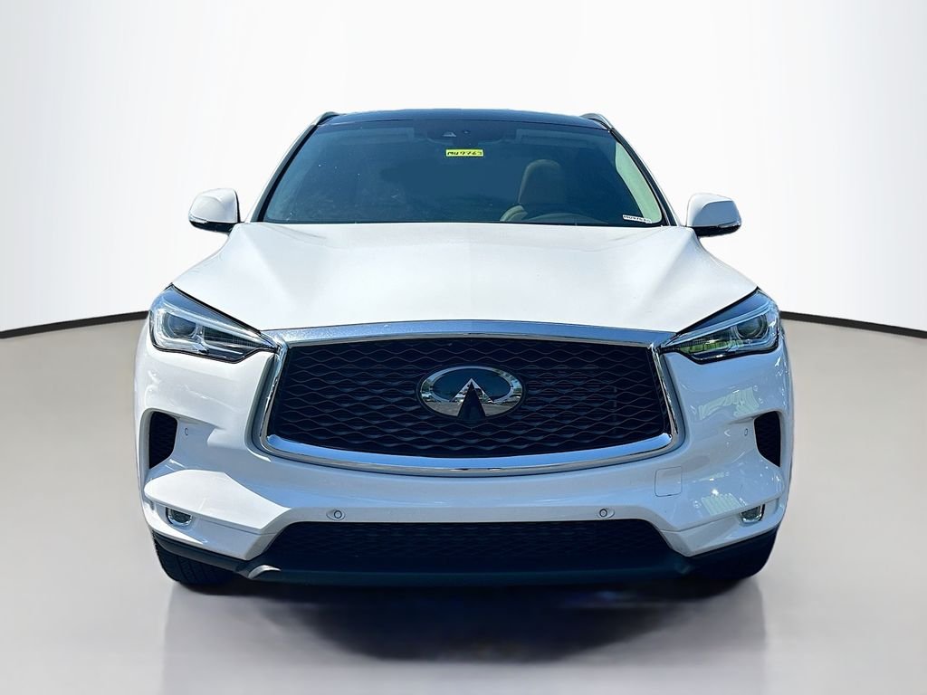 Used 2021 Lunar White INFINITI ESSENTIAL image 2