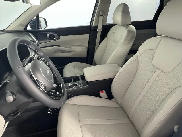 2025 Kia Sorento S - Photo 9
