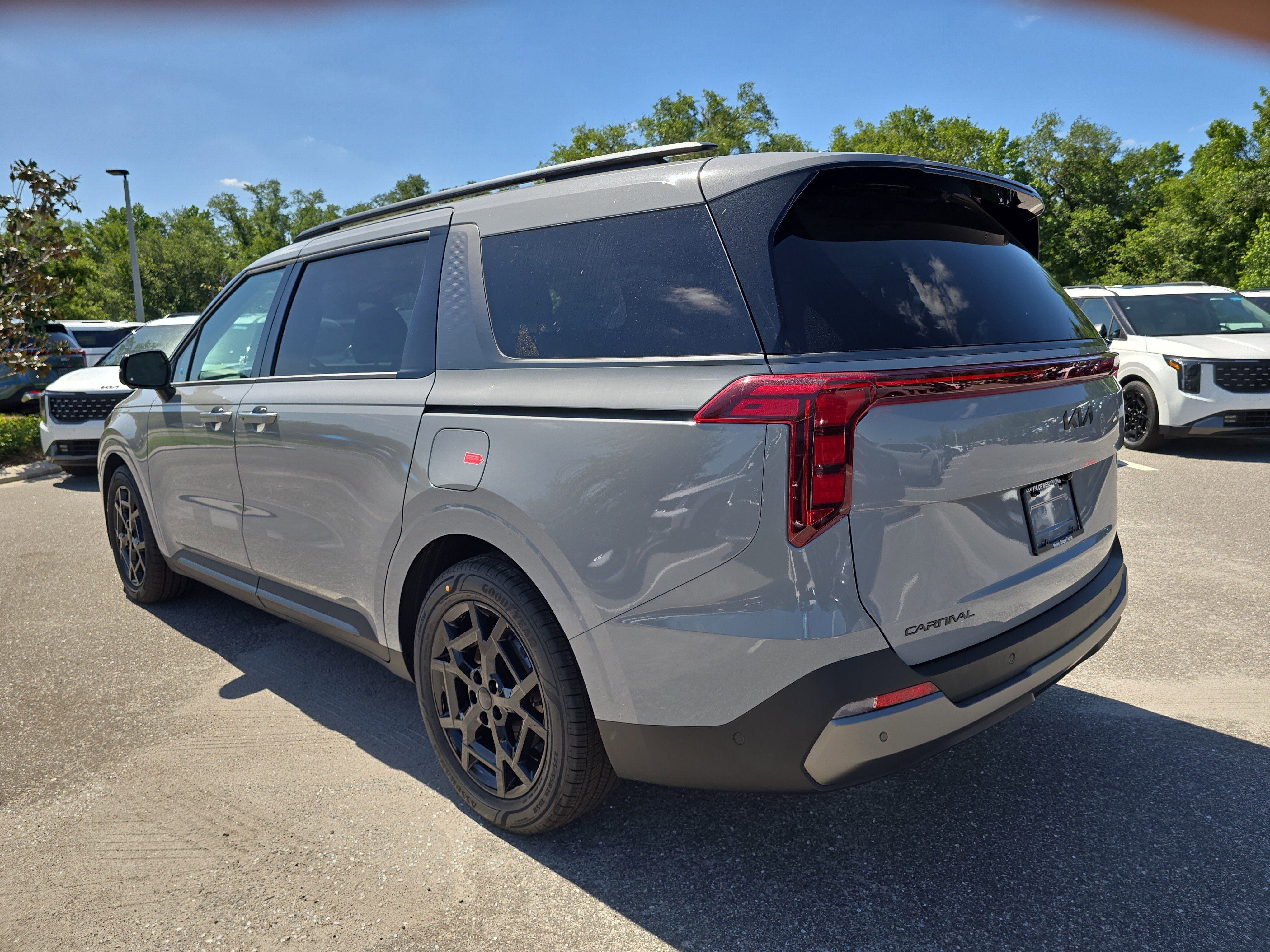 New 2026 Ceramic Silver Kia SX image 6