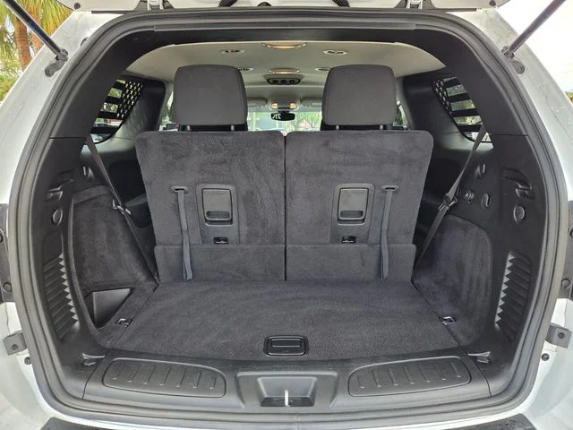 Used 2022 White Dodge SXT image 9
