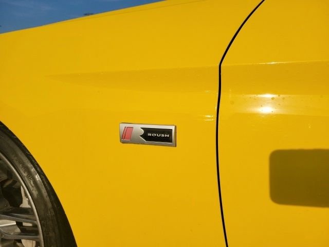 Used 2015 Yellow Ford GT Premium image 5