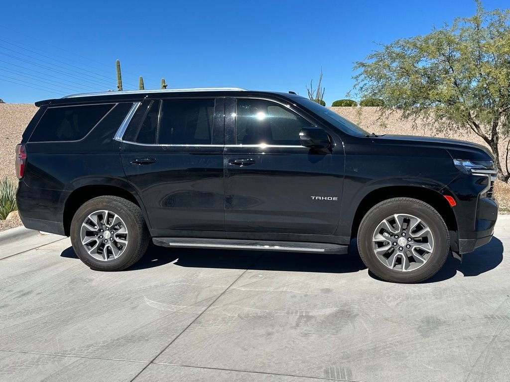 2023 Chevrolet Tahoe LT photo 2
