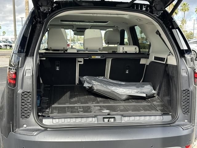 New 2026 Santorini Black Land Rover S image 28