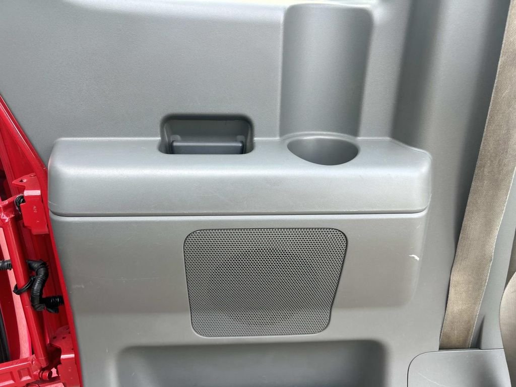 Used 2006 Red Alert Nissan XE image 17