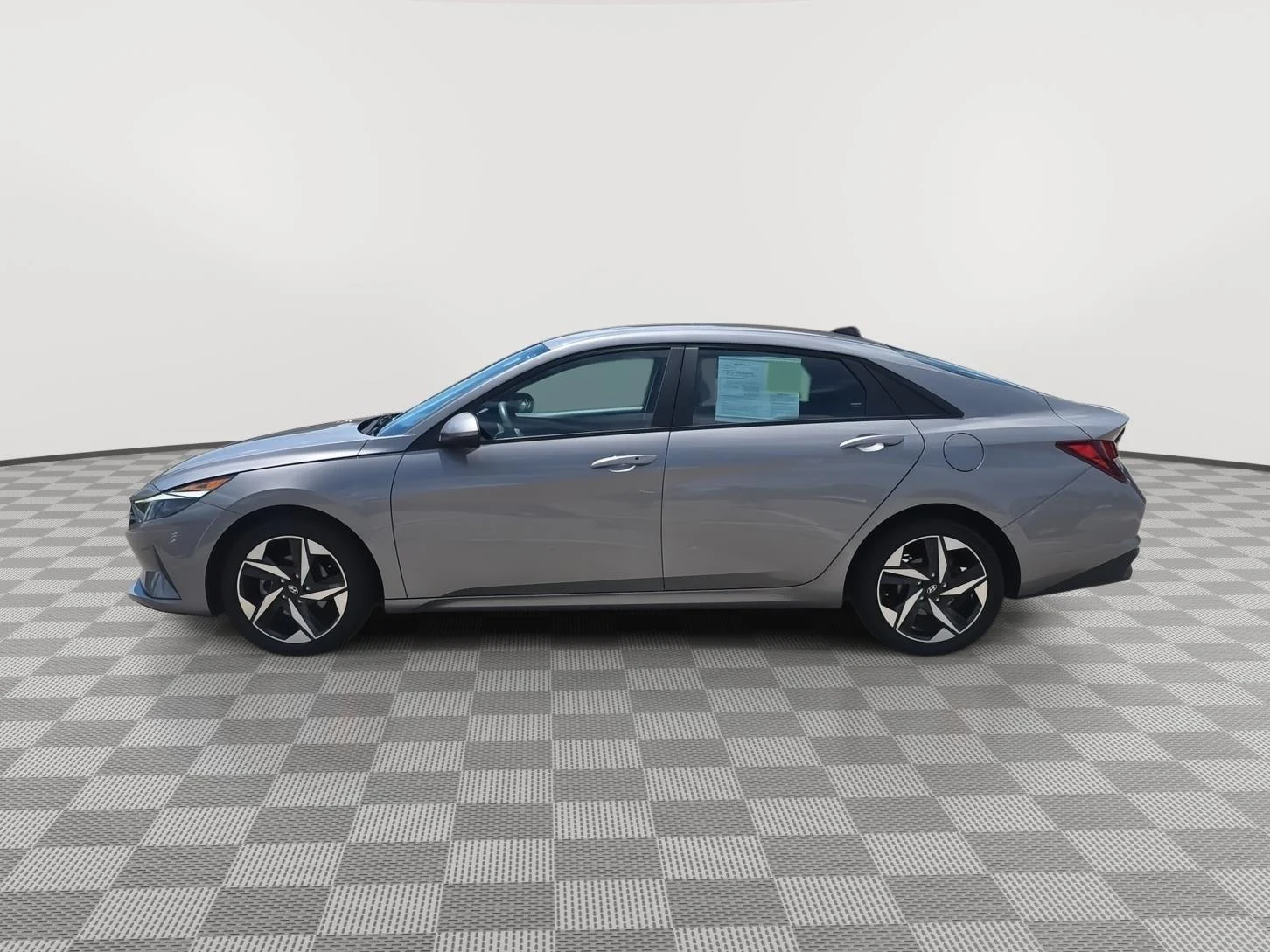 Certified Used 2023 Fluid Metal Hyundai SEL image 8