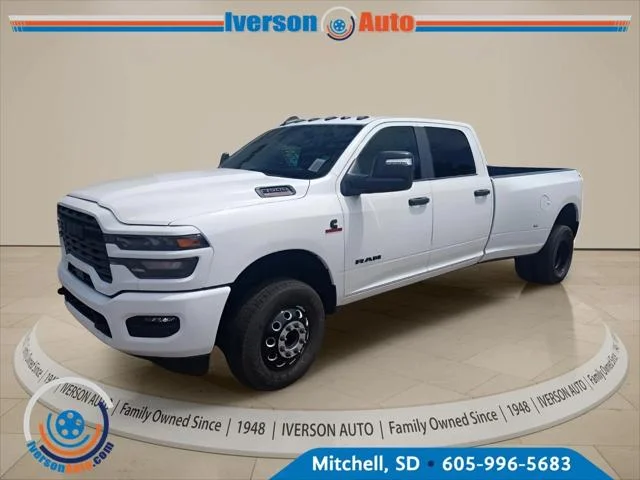 New 2026 Bright White Clear-Coat Exterior Paint RAM BIG HORN image 7