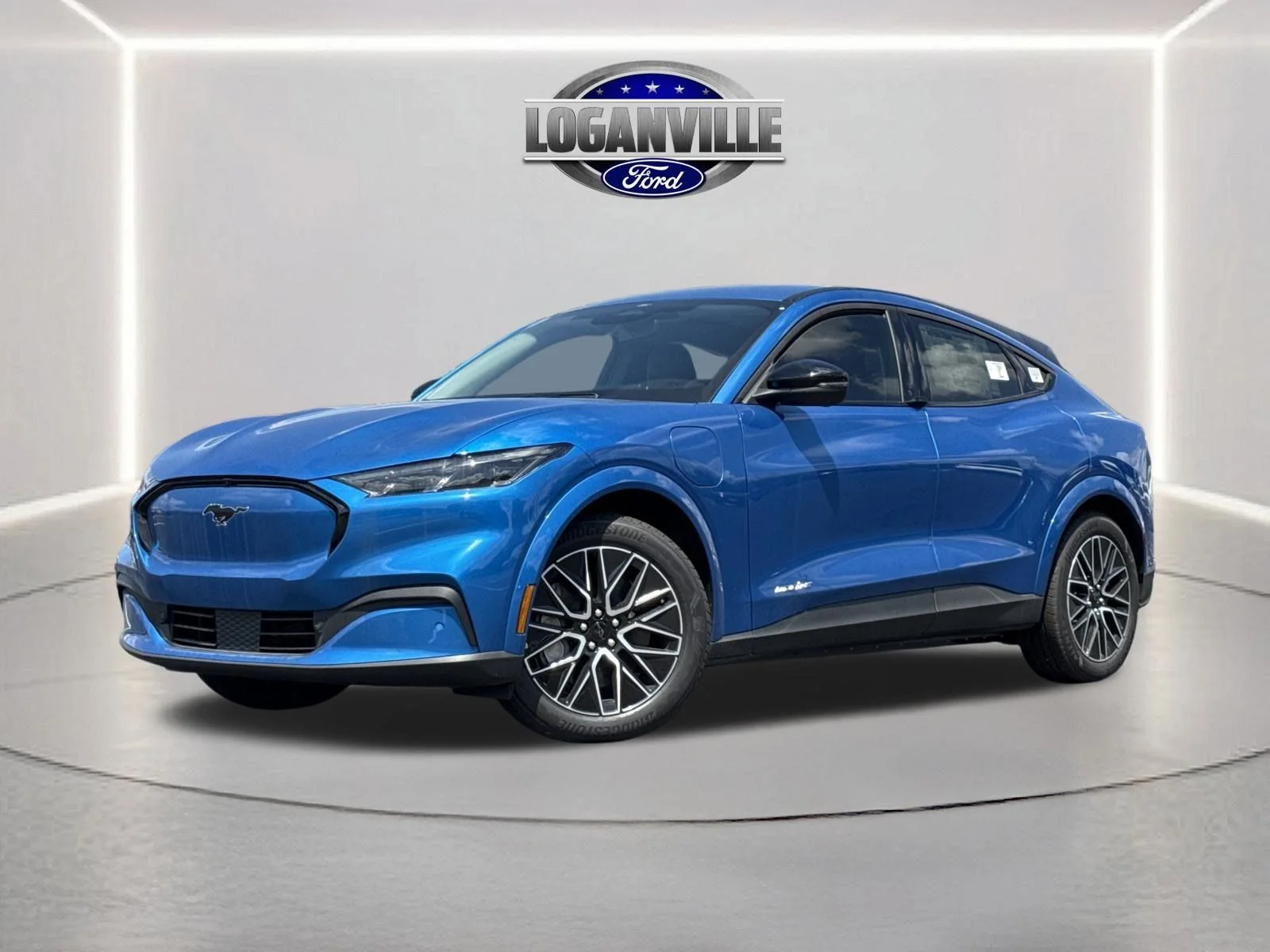 2025 Ford Mustang-Mach-e Premium's photo