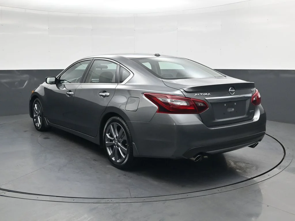 Used 2018 Gray Nissan 2.5 SR image 8