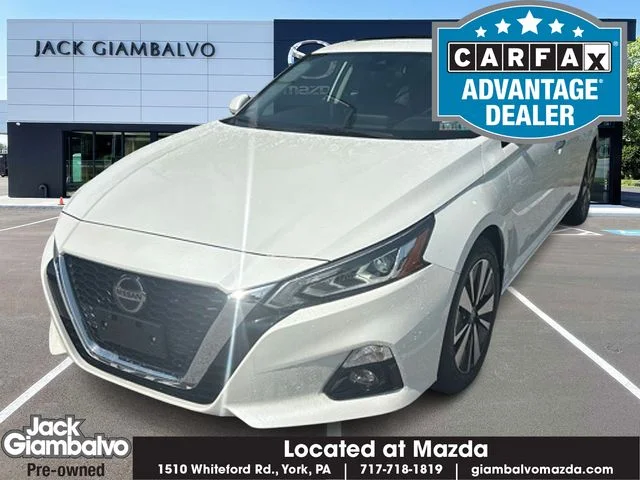 Used 2022 White Nissan 2.5 SL image 1