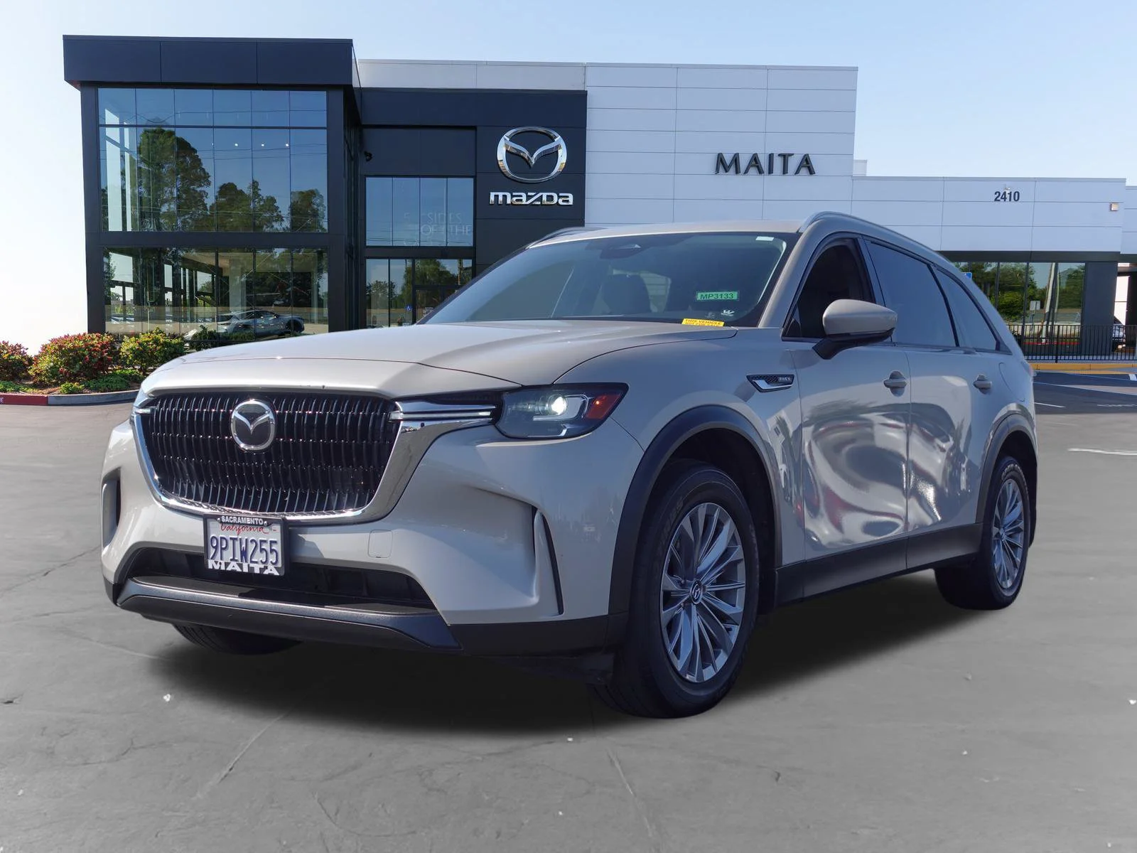 Certified Used 2024 Platinum Quartz Mazda Preferred image 9
