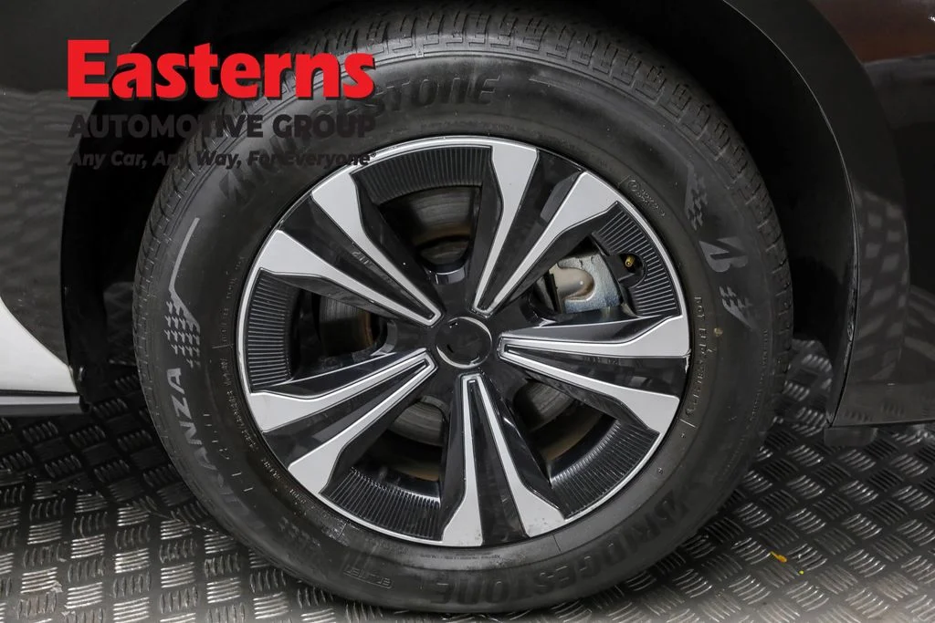Used 2023 White Toyota XLE image 29