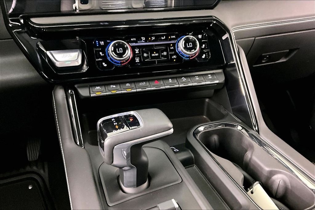 Used 2026 White GMC AT4X image 9