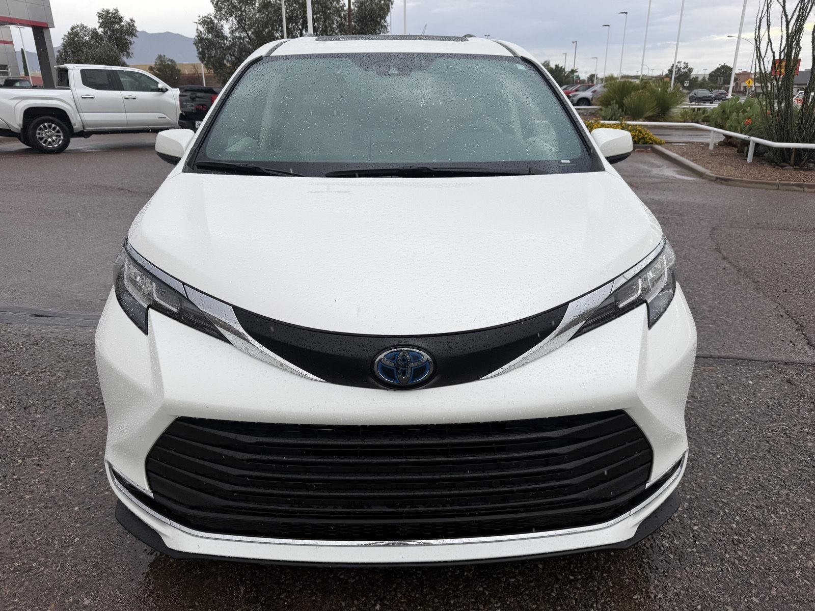 Used 2021 Blizzard Pearl Toyota XLE image 8