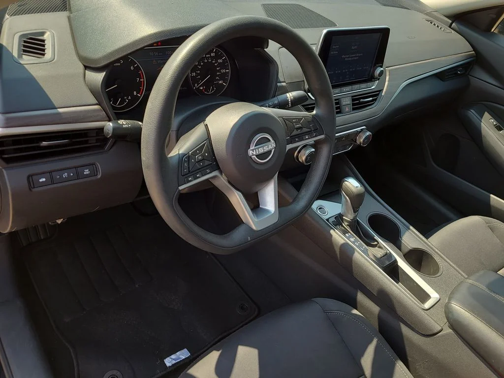 Used 2025 Black Nissan 2.5 SV image 21