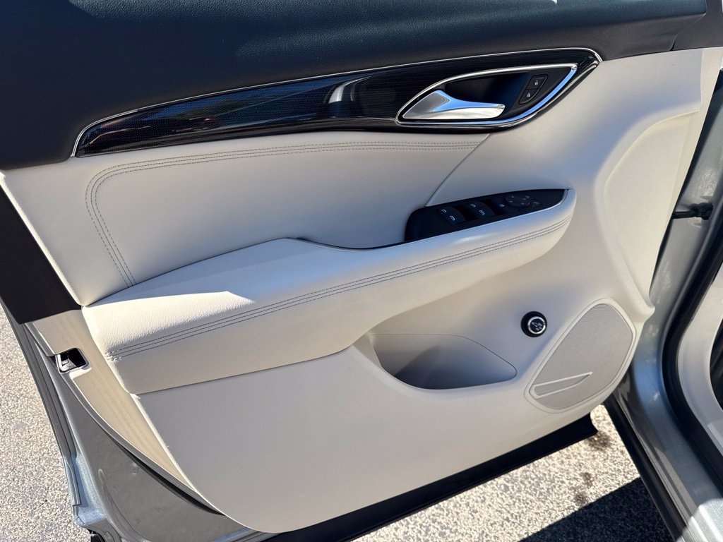 Used 2023 Gray Buick Preferred image 21