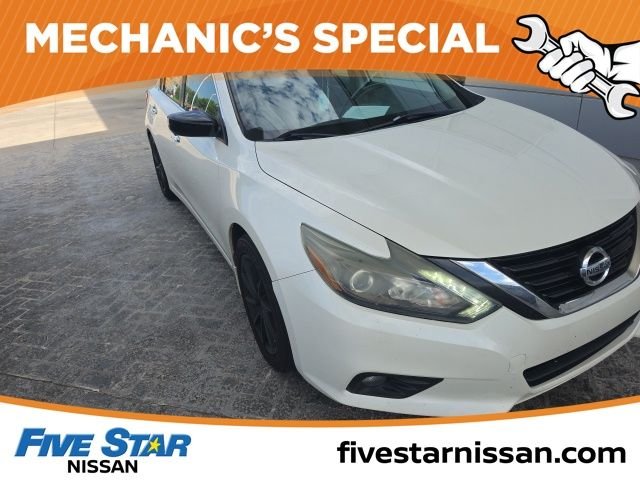 Used 2017 White Nissan 2.5 SR image 1
