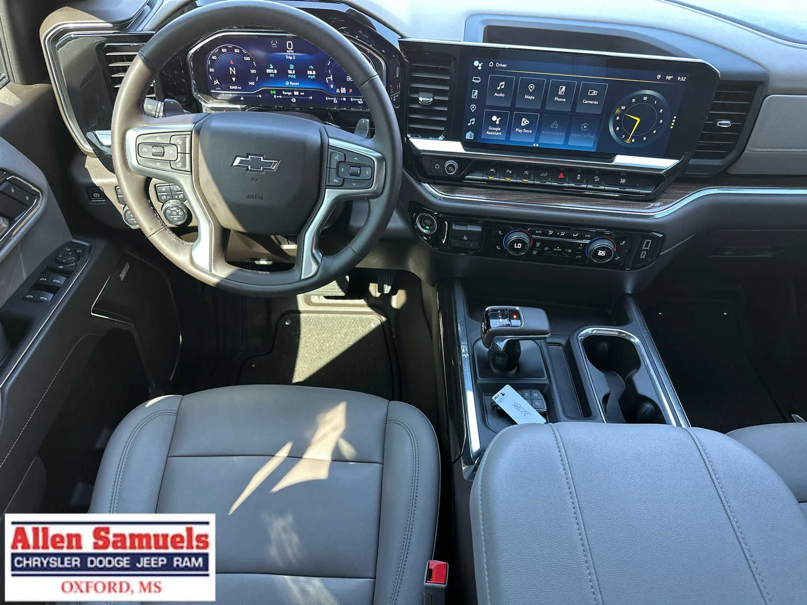 Used 2024 Summit White Chevrolet RST image 24