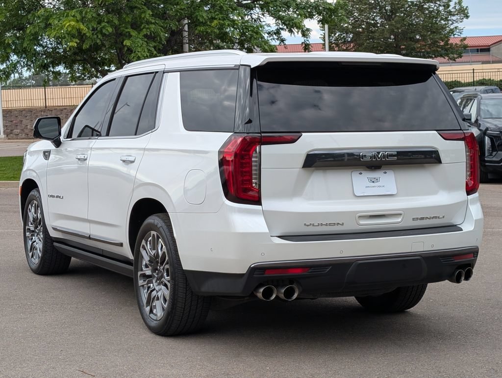Used 2024 White Frost Tricoat GMC Denali Ultimate image 4